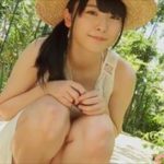 藤井澪グラビア動画 麦わら美巨乳少女がビキニで濡れるグリーンガーデン